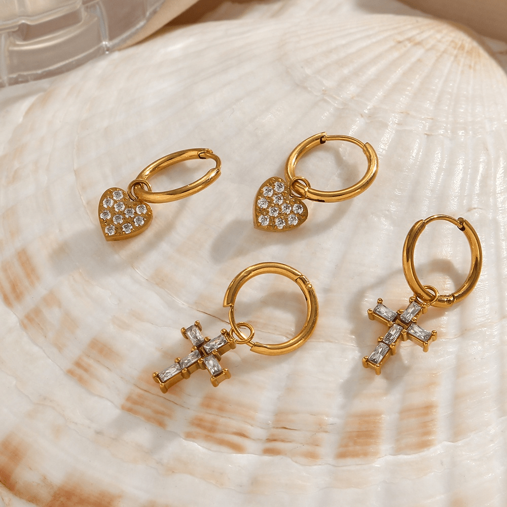 bianco rosso Earrings Côte Sparkling Mini Pave Huggie Star Charm Hoops 18K Gold Plated cyprus greece jewelry gift free shipping europe worldwide