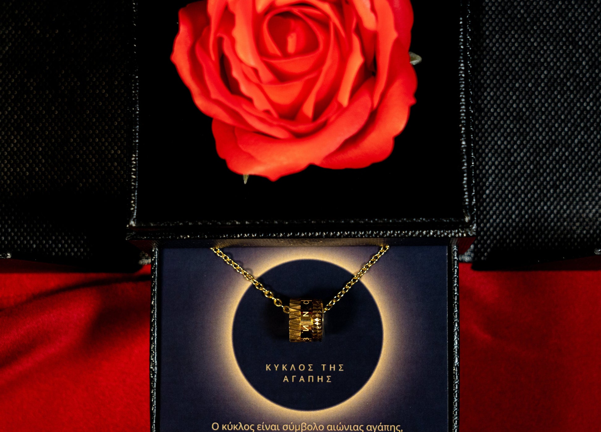bianco rosso Rose Box Gold Valentine's Gift Box - Circle Of Love cyprus greece jewelry gift free shipping europe worldwide